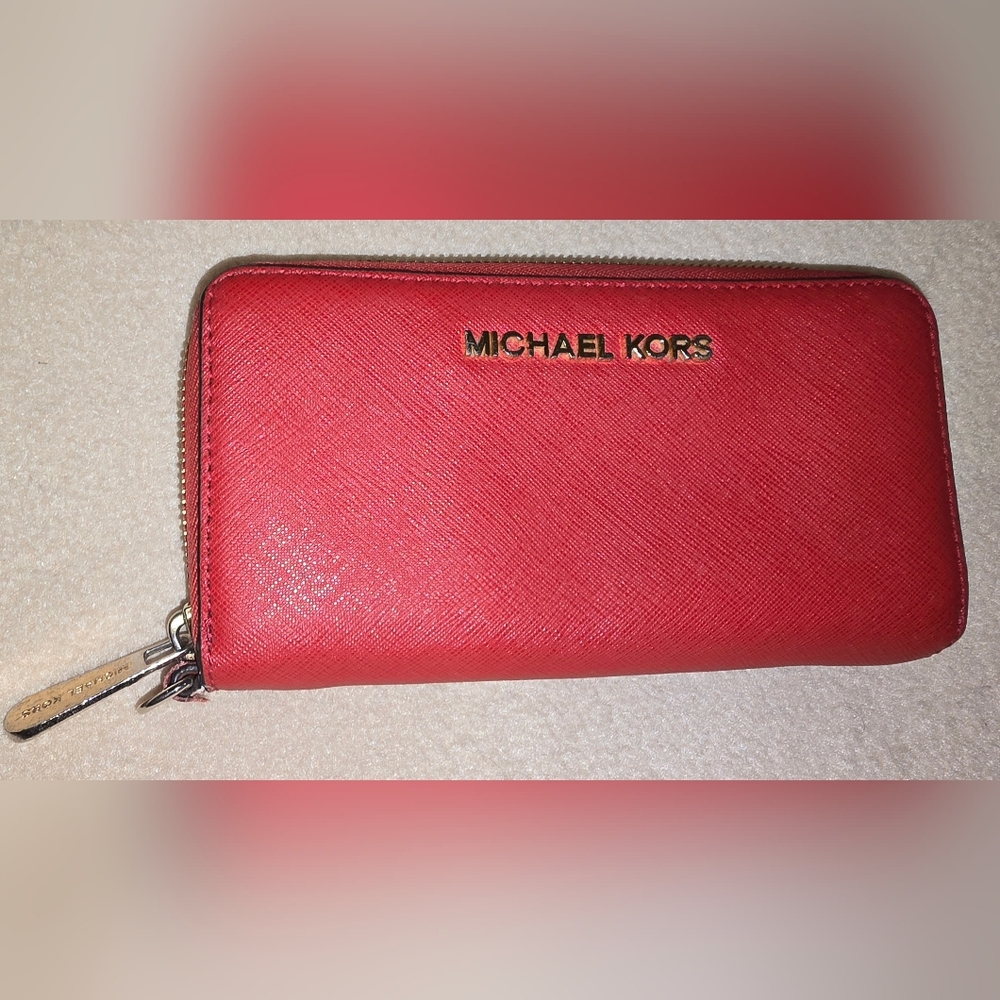 P23 Michael Kors Saffiano Red Wallet (C13P)